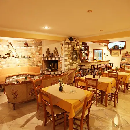 Castle Pontos מלון 2*