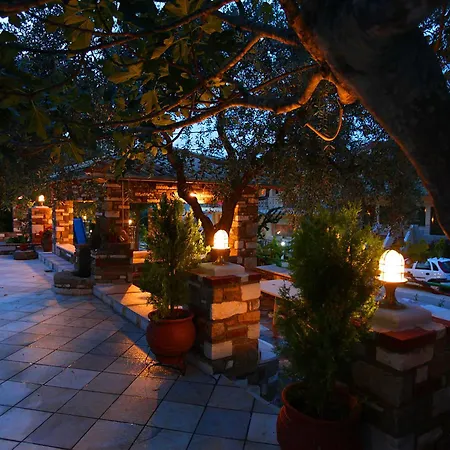 Castle Pontos מלון