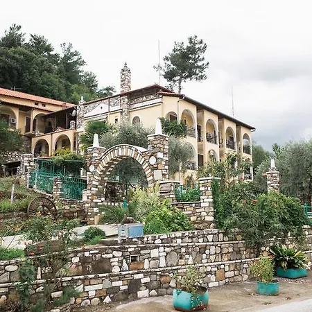 Castle Pontos מלון 2*