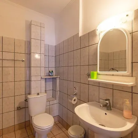 Castle Pontos מלון